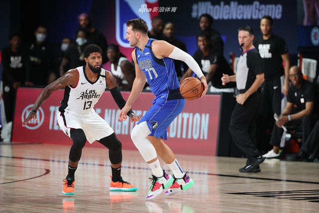 借沉稳的控 借沉稳的控